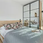 Apartman Beige And Grey In With Balcony Close To The By Renters